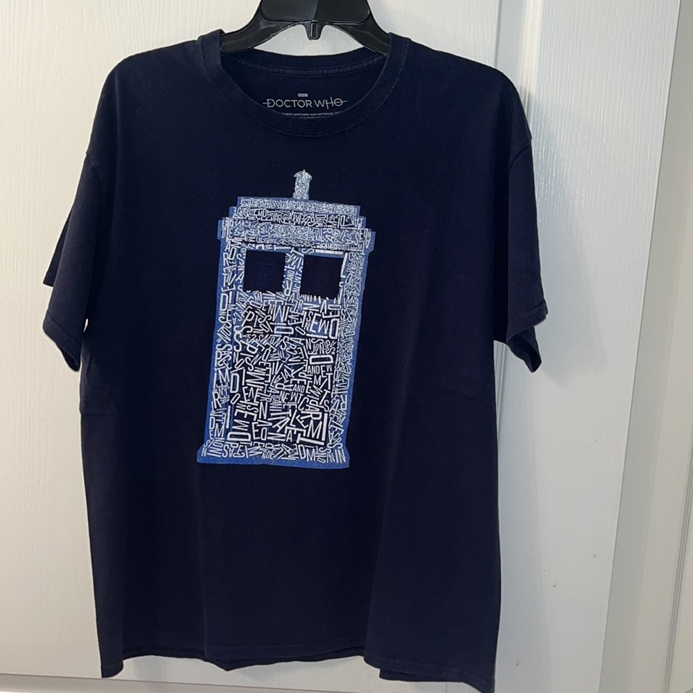 Doctor Who, TARDIS, blue and white T-shirt 100% cotton. Ripple junction Large.
